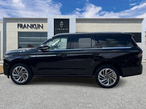 New 2025 Lincoln Navigator Reserve AWD/4WD image 4