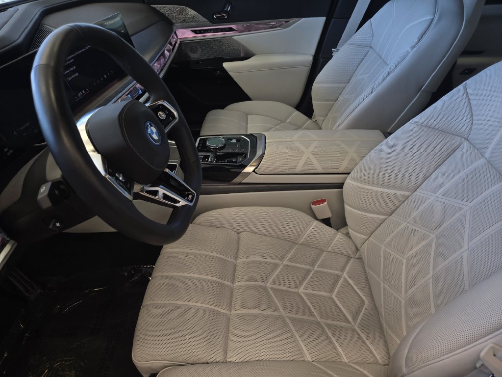 Certified 2024 BMW 750e xDrive w/ Executive Package AWD/4WD image 11