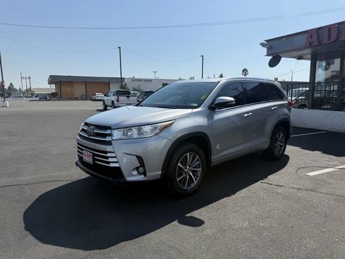 Used 2018 Toyota Highlander XLE image 7
