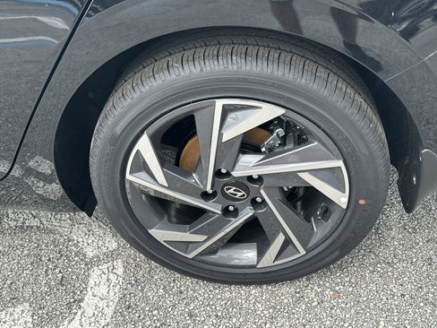 New 2026 Hyundai Elantra Limited FWD image 10