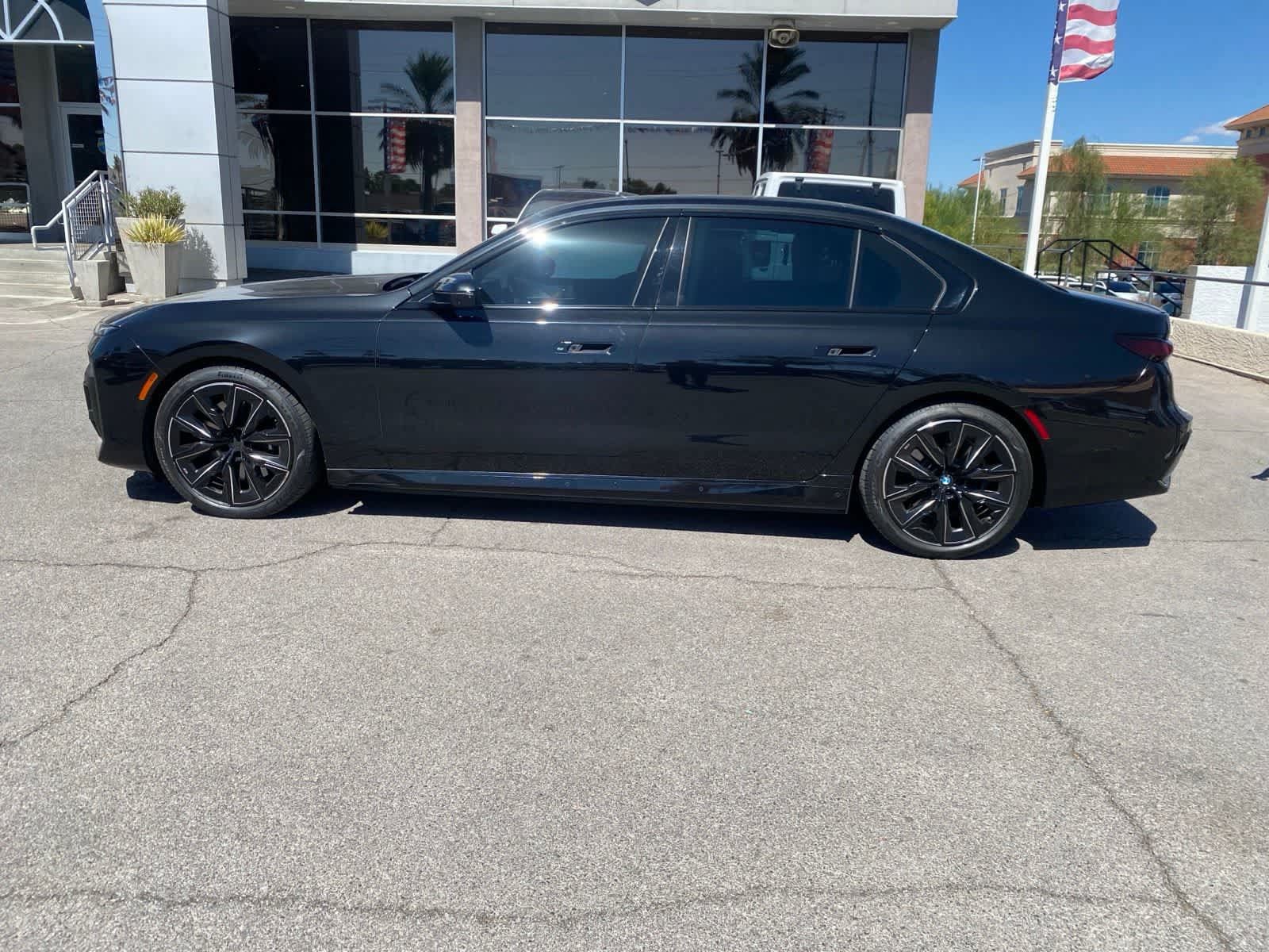Used 2023 BMW i7 xDrive60 w/ Executive Package 2 AWD/4WD image 10