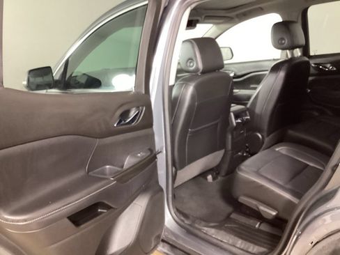 Used 2021 GMC Acadia SLT w/ Technology Package AWD/4WD image 26