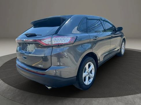 Used 2018 Ford Edge SE image 4
