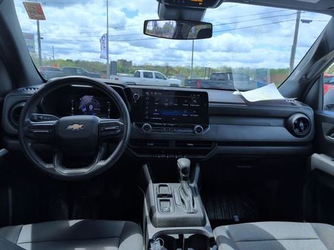 Used 2023 Chevrolet Colorado W/T RWD image 16