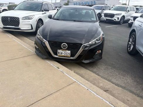 Used 2020 Nissan Altima 2.5 S image 1