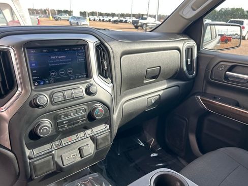Used 2020 Chevrolet Silverado 1500 LT image 13