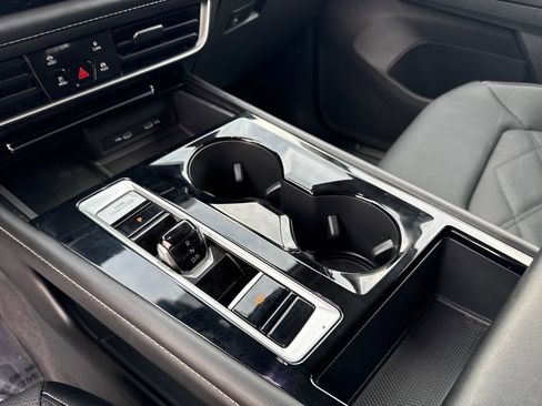 Used 2024 Volkswagen Atlas SE image 22