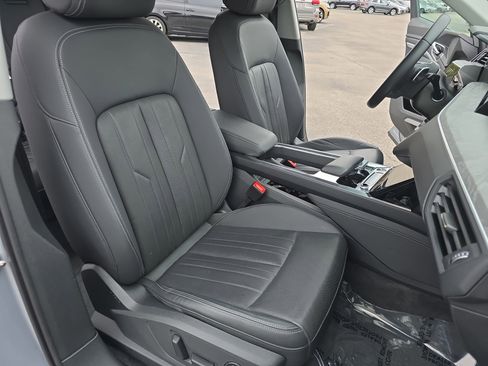 Used 2023 Audi e-tron Premium Plus w/ Premium Plus Package image 10