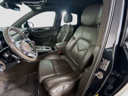 Used 2020 Porsche Macan image 21