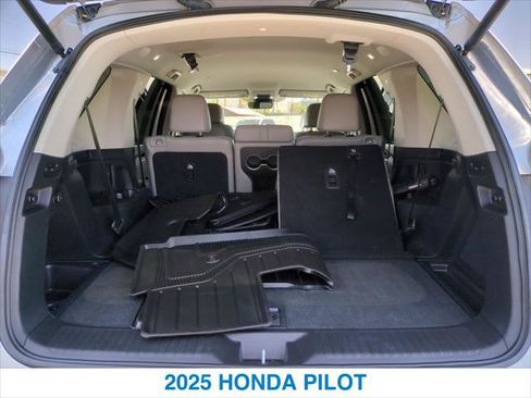 Certified 2025 Honda Pilot EX-L image 23