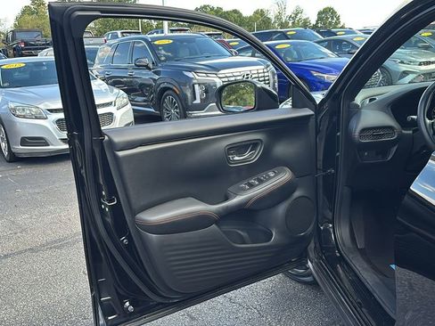 Used 2023 Honda HR-V Sport image 11