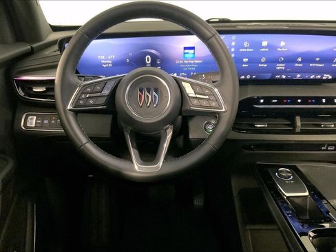 Used 2025 Buick Enclave Preferred FWD image 5