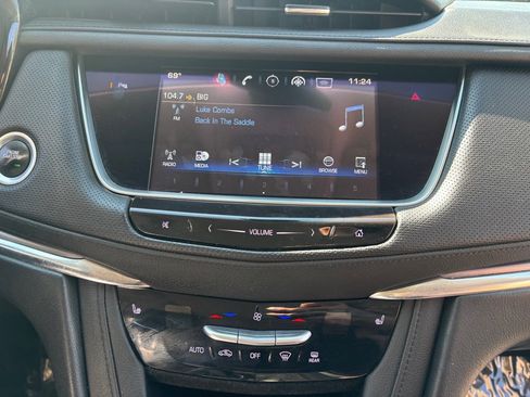 Used 2017 Cadillac XT5 Luxury w/ Driver Awareness Package image 16