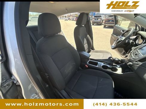 Certified 2017 Chevrolet Cruze LT w/ Convenience Package FWD image 26