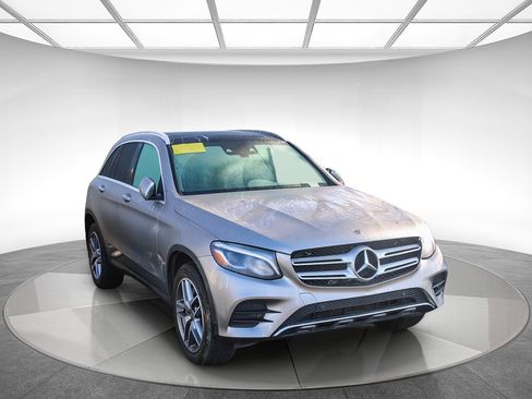 Certified 2019 Mercedes-Benz GLC 300 4MATIC image 4