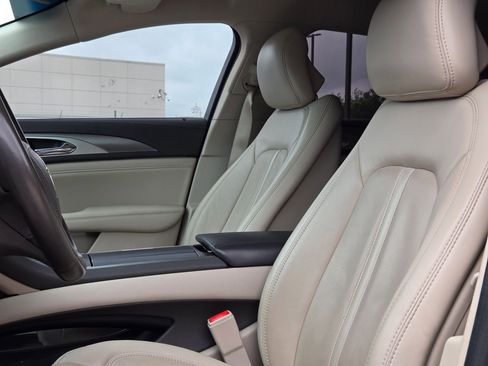 Used 2018 Lincoln MKZ Reserve FWD image 12