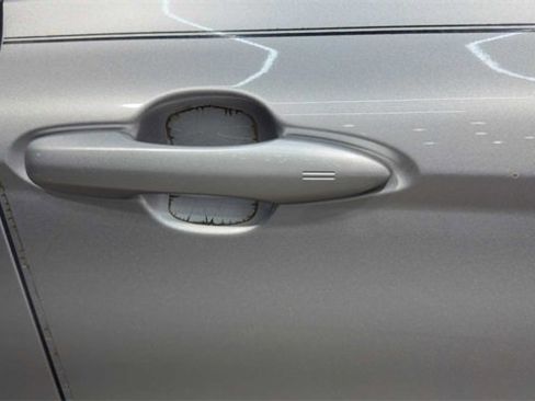 Used 2019 Toyota Camry SE image 12