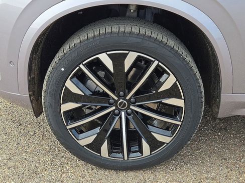 New 2026 Volvo XC90 B6 Plus w/ Protection Package Premier image 10