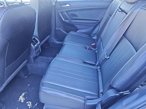 Certified 2022 Volkswagen Tiguan SE w/ Panoramic Sunroof Package image 32