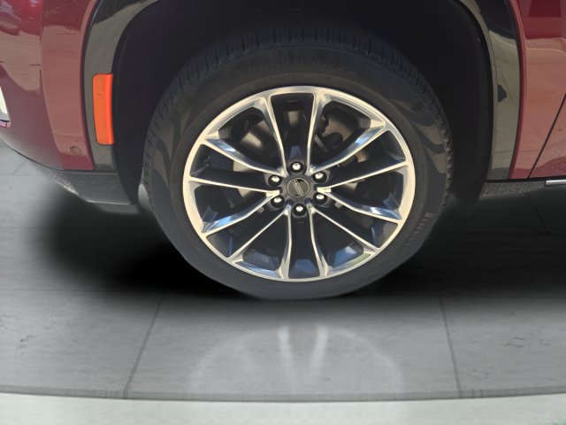 Used 2025 Jeep Wagoneer Series III w/ Premium Group I AWD/4WD image 9