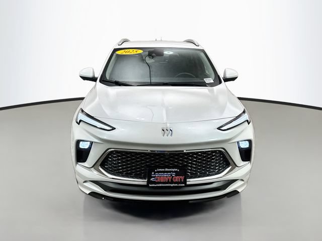 Used 2025 Buick Encore GX Avenir w/ Avenir Technology Package FWD image 2