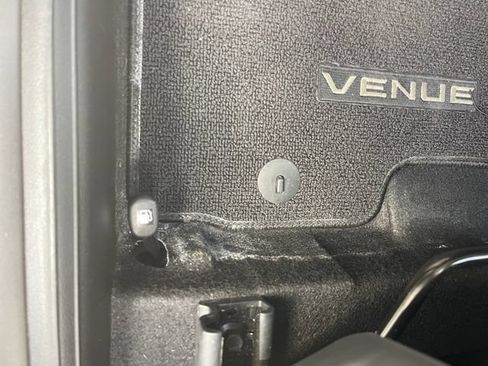 Used 2025 Hyundai Venue SEL FWD image 16