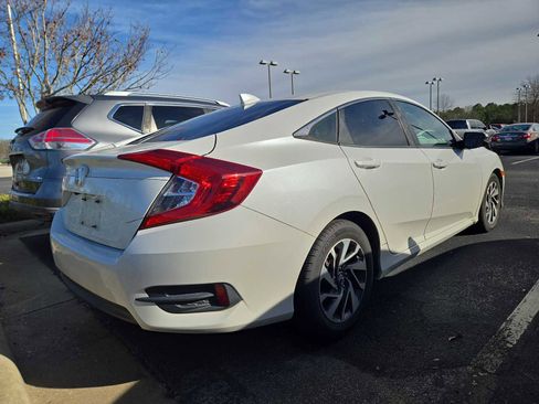 Used 2018 Honda Civic EX image 4