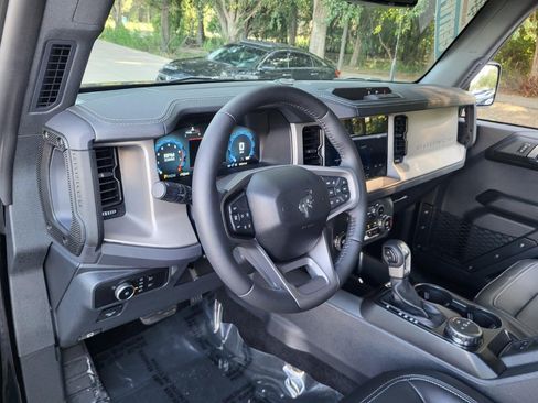 Used 2025 Ford Bronco Outer Banks AWD/4WD image 10