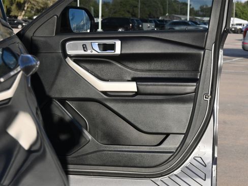 Used 2021 Ford Explorer Limited w/ Equipment Group 301A image 29