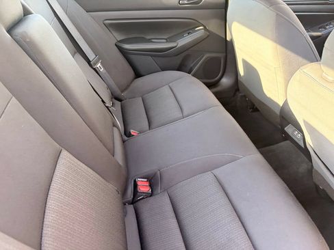 Certified 2024 Nissan Altima 2.5 SV w/ SV Premium Package FWD image 15