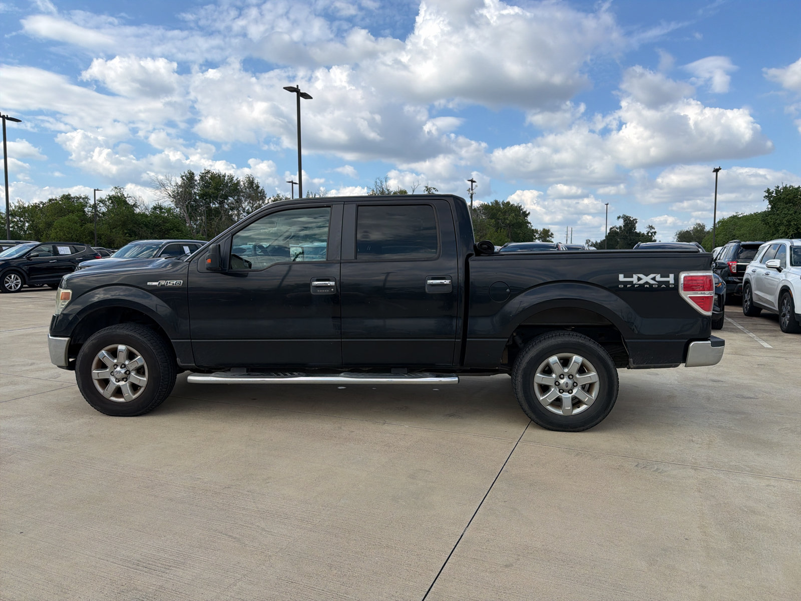 Used 2014 Ford F150 XLT w/ XLT Chrome Package AWD/4WD image 9