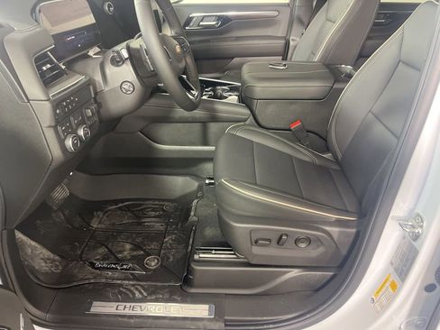 New 2026 Chevrolet Suburban Premier image 18