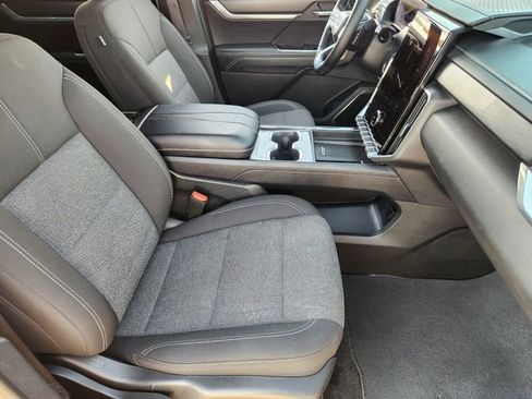 Used 2025 GMC Acadia Elevation image 15