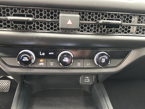 Used 2025 Honda HR-V LX image 17