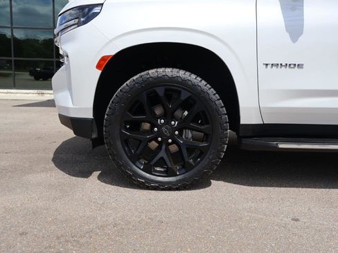 Used 2022 Chevrolet Tahoe LT w/ Luxury Package image 14