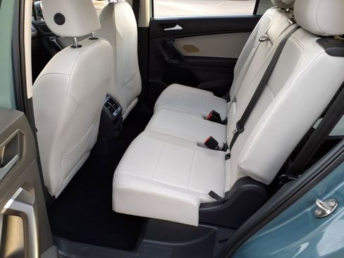 Used 2021 Volkswagen Tiguan SE FWD image 10