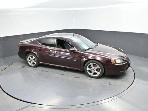 Used 2005 Pontiac Grand Prix GXP w/ Premium Audio Package FWD image 30