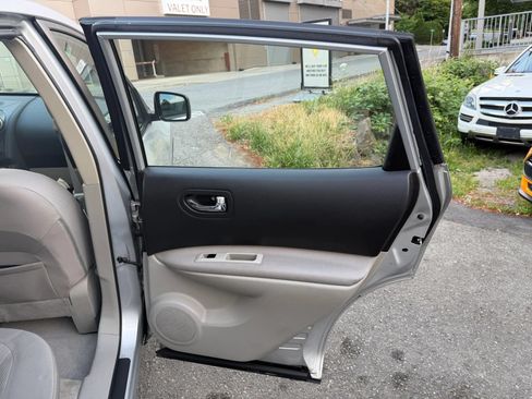 Used 2012 Nissan Rogue S FWD image 17