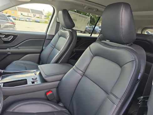 New 2025 Lincoln Aviator 2WD w/ Equipment Group 101A image 18