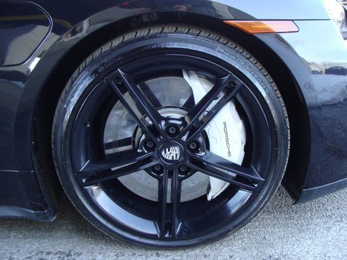 Used 2020 Porsche Taycan 4S image 37