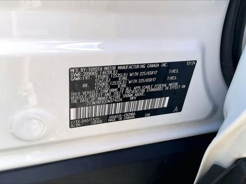 Used 2025 Toyota RAV4 XLE FWD image 34