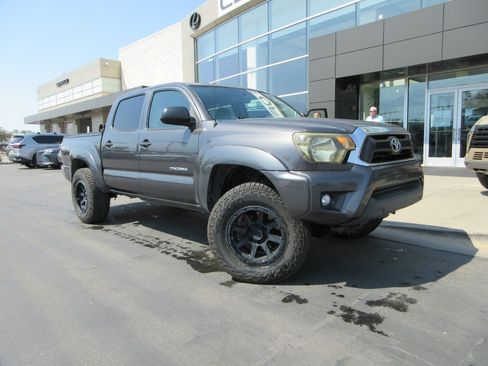 Used 2012 Toyota Tacoma 4x4 Double Cab w/ TRD Off-Road Pkg image 14