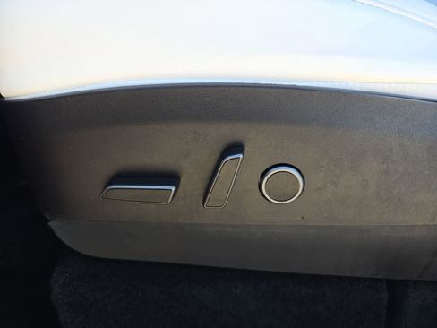 Used 2022 Tesla Model Y Long Range image 15