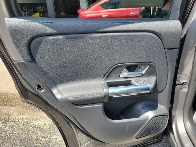 Used 2023 Mercedes-Benz GLA 250 4MATIC image 11
