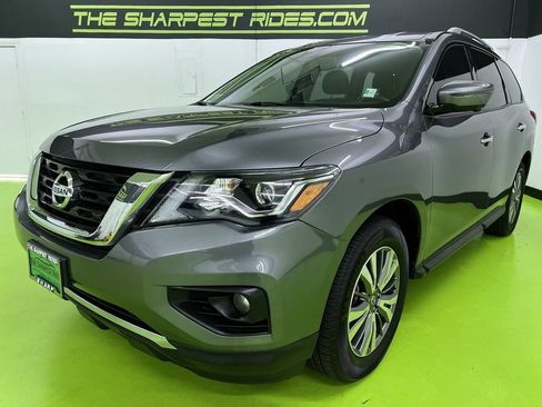 Used 2019 Nissan Pathfinder SL AWD/4WD image 5