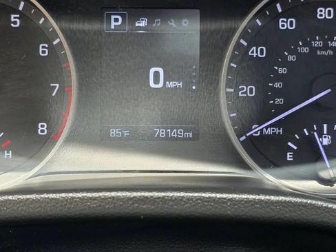 Used 2018 Hyundai Elantra Value Edition FWD image 19