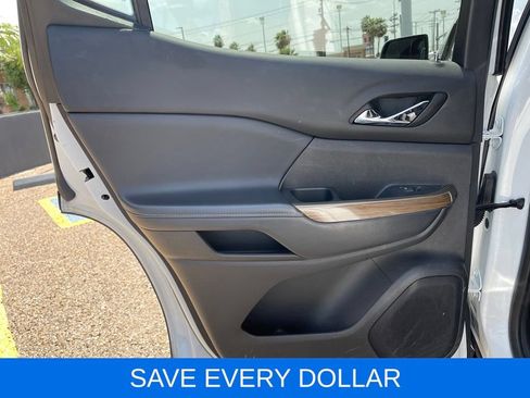 Used 2023 GMC Acadia SLE w/ Driver Convenience Package FWD image 15