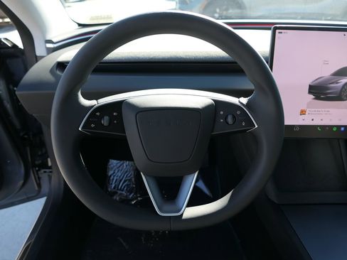 Used 2025 Tesla Model 3 Long Range image 17