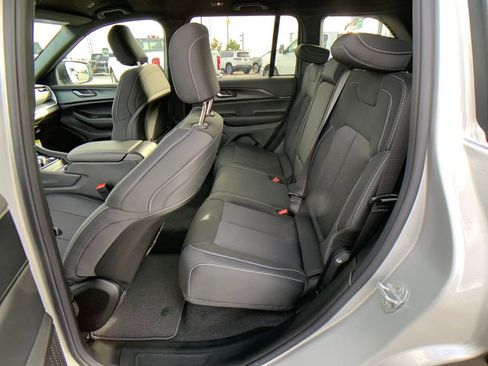 New 2026 Jeep Grand Cherokee Laredo AWD/4WD image 25