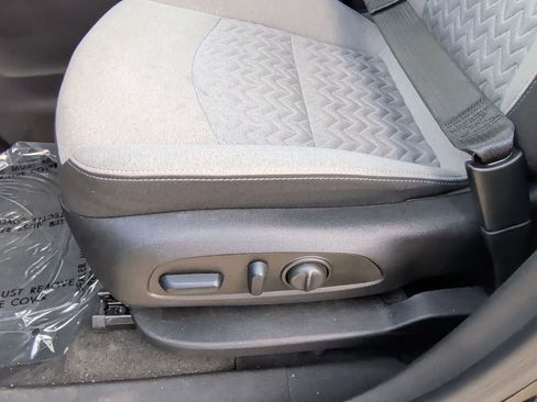 Used 2024 Chevrolet Equinox LT image 13